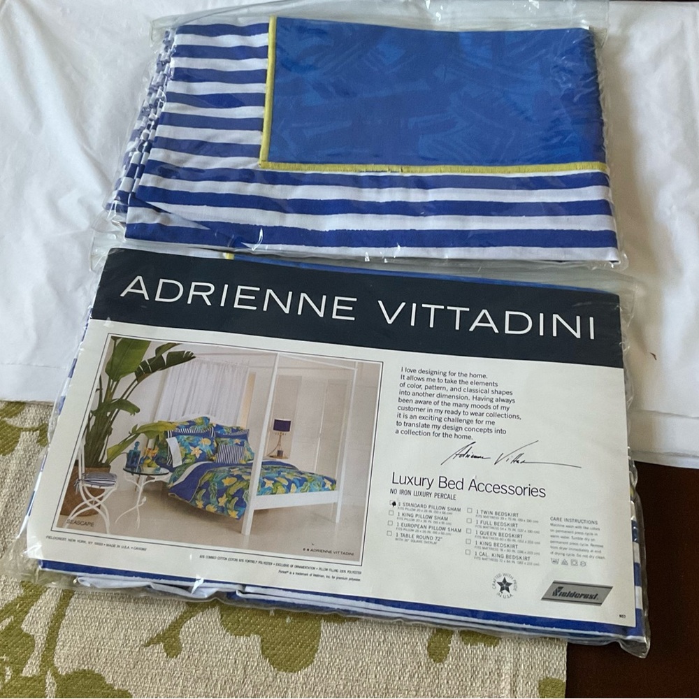 Vintage Adrienne Vittadini Seascape 2x Standard Pillow Shams- New W/Package